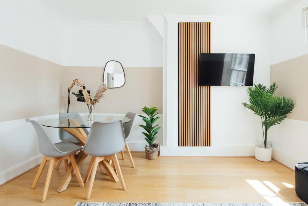 Charming 2 Bedroom Flat In The Heart Of Kings Cross, London Exterior foto
